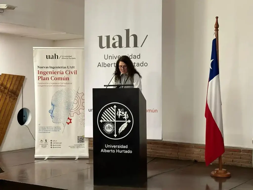 Presentación de decana de la Facultad de Ingeniería UAH, Pamela Chávez, en el Encuentro AUSJAL de Ingeniería y Ciencia.