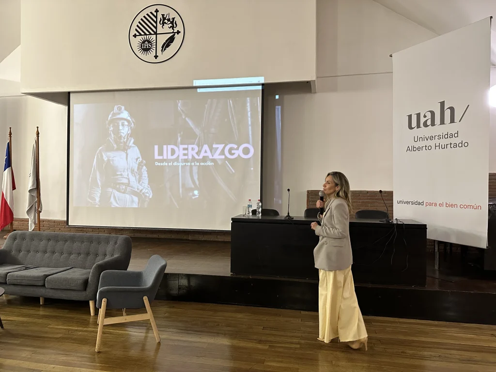 Masterclass de la académica UAH Solange Pérez en el Encuentro AUSJAL de Ingeniería y Ciencia UAH.
