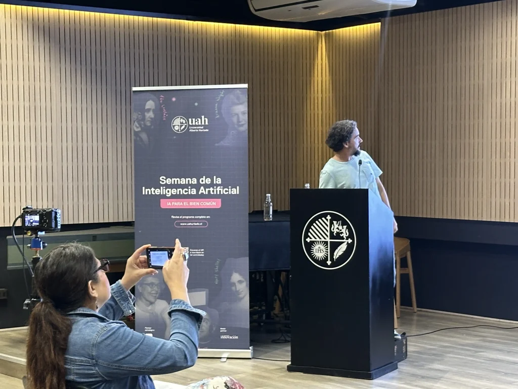 Conferencia de Cristian Olivares en la Semana de la Inteligencia Artificial UAH.
